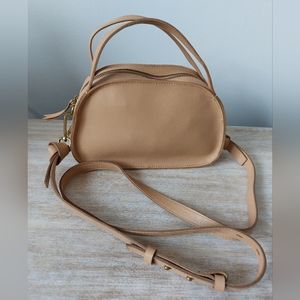 NWT Madewell Sydney zip top Crossbody convertible in Earthen Sand